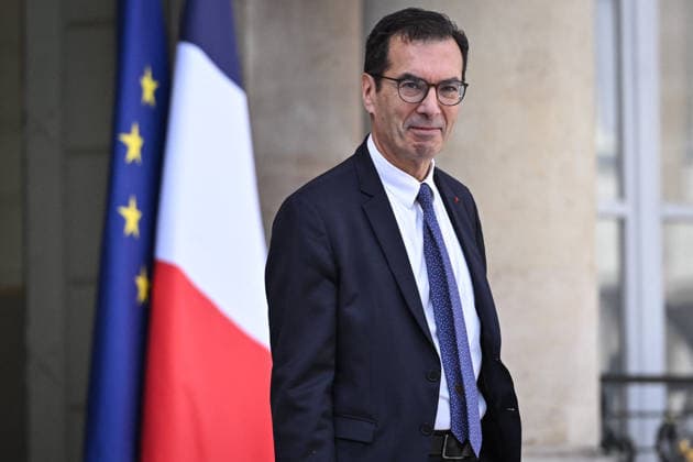 Council of Ministers at the Elysee Palace FA French Minister of Labour and Solidarities Jean-Pierre Farandou exits the Elysee Palace after the Council of Ministers in Paris, on September 16, 2026. Photo by Firas Abdullah ABACAPRESS.COM Paris Île-de-France France  Copyright: xAbdullahxFiras ABACAx
