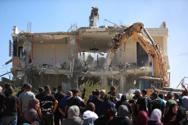 Israeli army demolishes two-story Palestinian house in West Bank HEBRON, WEST BANK, PALESTINE - SEPTEMBER 16: Israeli forces demolish of a two-story Palestinian house in the Hillet al-Hams area of Yatta town in Hebron, West Bank, Palestine on September 16, 2026. Wisam Hashlamoun Anadolu Hebron West Bank. Editorial use only. Please get in touch for any other usage.  Copyright: x2026xAnadoluxWisamxHashlamounx