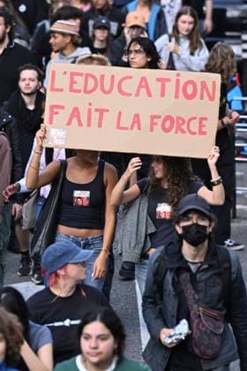 Demonstration by the Federation of Francophone Students (FEF) BRUSSELS, BELGIUM - SEPTEMBER 16 : Demonstration by the Federation of Francophone Students (FEF) against the rise in the cost of studying on September 16, 2026 in Brussels, Belgium, 16 09 2026 Brussels Belgium  Copyright: xDidierxLebrunx