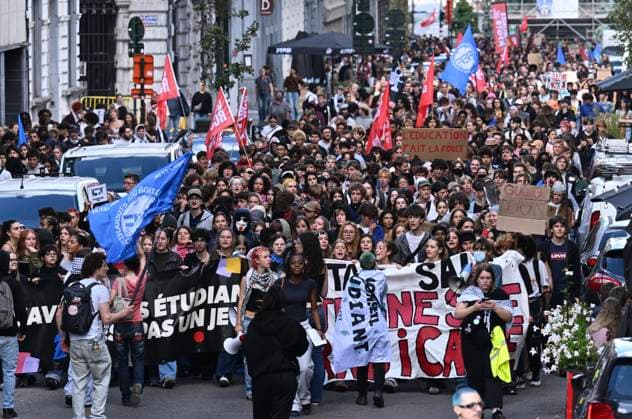 Demonstration by the Federation of Francophone Students (FEF) BRUSSELS, BELGIUM - SEPTEMBER 16 : Demonstration by the Federation of Francophone Students (FEF) against the rise in the cost of studying on September 16, 2026 in Brussels, Belgium, 16 09 2026 Brussels Belgium  Copyright: xDidierxLebrunx