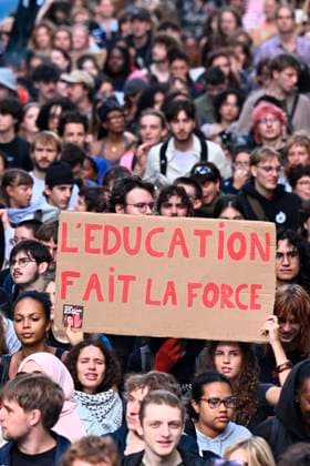 Demonstration by the Federation of Francophone Students (FEF) BRUSSELS, BELGIUM - SEPTEMBER 16 : Demonstration by the Federation of Francophone Students (FEF) against the rise in the cost of studying on September 16, 2026 in Brussels, Belgium, 16 09 2026 Brussels Belgium  Copyright: xDidierxLebrunx