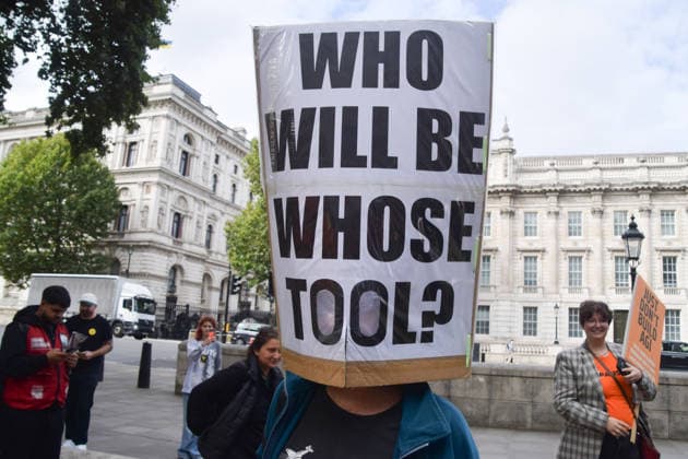 September 16, 2026, London, England, United Kingdom: Protesters gather outside Downing Street during a demonstration by the group Pause AI, urging the government to limit the development of artificial intelligence amid warnings that it could lead to human extinction. London United Kingdom - ZUMAv130 20260916_zip_v130_001 Copyright: xVukxValcicx