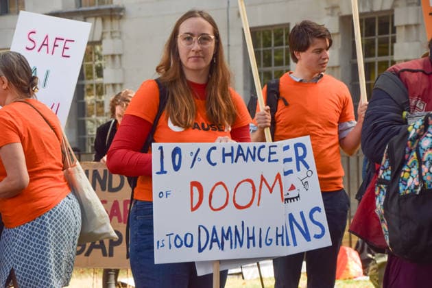 September 16, 2026, London, England, United Kingdom: Protesters gather outside Downing Street during a demonstration by the group Pause AI, urging the government to limit the development of artificial intelligence amid warnings that it could lead to human extinction. London United Kingdom - ZUMAv130 20260916_zip_v130_007 Copyright: xVukxValcicx