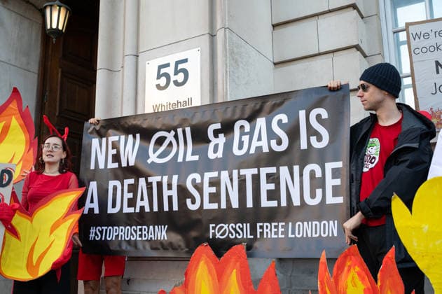 Fossil Free London stages ˜boiling point™ protest over new oil and gas UNITED KINGDOM, London. 16 September 2026. Activists from Fossil Free London stage a protest outside the Department for Energy Security and Net Zero (DESNZ) in Whitehall, London, featuring a giant lobster inside a cooking pot surrounded by demonstrators dressed as ˜Shell chefs™. The lobster represents a planet being pushed towards dangerous levels of warming, while the ˜Shell chefs™ represent the fossil fuel industry continuing to pursue new oil and gas projects. The action comes as the Government faces pressure over new North Sea oil and gas developments, including the Rosebank and Jackdaw fields., Credit:Fossil Free London B66 Avalon United Kingdom, Lo  Copyright: xFossilxFreexLondonx xB66x xAvalonx 1135291448