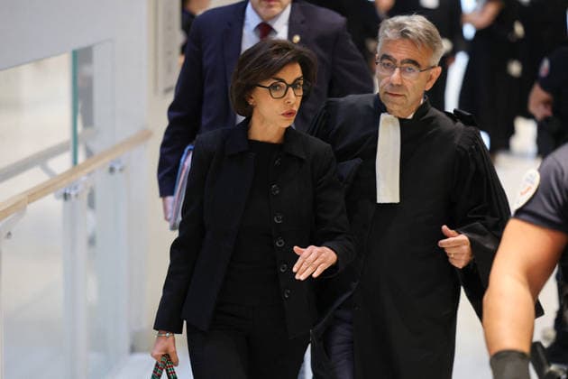 Rachida Dati and Carlos Ghosn Trial - Paris Mayor of the 7th district of Paris and Former French Minister Rachida Dati and his lawyer Antoine Beauquier pictured on the first day of corruption and influence trial in Paris, France on September 16 2026. Rachida Dati is accused of corruption and influence peddling over Ä900,000 she received in consultancy fees from a company linked to Renault-Nissan while serving as an MEP. Photo by Raphaël Lafargue ABACAPRESS.COM Paris France  Copyright: xLafarguexRaphael ABACAx