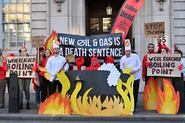 Fossil Free London stages ˜boiling point™ protest over new oil and gas UNITED KINGDOM, London. 16 September 2026. Activists from Fossil Free London stage a protest outside the Department for Energy Security and Net Zero (DESNZ) in Whitehall, London, featuring a giant lobster inside a cooking pot surrounded by demonstrators dressed as ˜Shell chefs™. The lobster represents a planet being pushed towards dangerous levels of warming, while the ˜Shell chefs™ represent the fossil fuel industry continuing to pursue new oil and gas projects. The action comes as the Government faces pressure over new North Sea oil and gas developments, including the Rosebank and Jackdaw fields., Credit:Fossil Free London B66 Avalon  Copyright: xFossilxFreexLondonx xB66x xAvalonx 1135291480