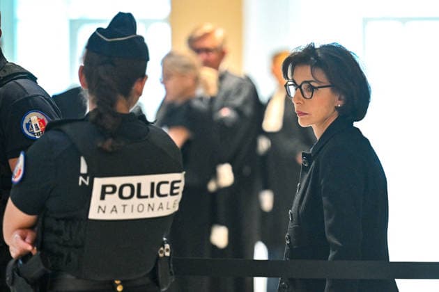 Rachida Dati, who received 900,000 euros in fees from Renault Nissan, is appearing before the Paris Criminal Court in a trial for corruption and influence peddling in Paris, France, on September 16, 2026. Six afternoons of hearings are scheduled, through September 28, to allow her to explain the 900,000 euros in legal fees paid by Renault-Nissan between 2010 and 2012, while she was a Member of the European Parliament. Christian Liewig Bestimage Rachida Dati, who received 900,000 euros in fees from Renault Nissan, is appearing before the Paris Criminal Court for a trial on charges of corruption and influence peddling in Paris, France, on September 16, 2026. Six afternoon hearings are scheduled, running until September 28, to allow her to ex  Copyright: xChristianxLiewigx xBestimagexChristianxLiewigx xBestimagex