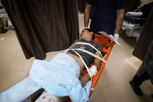 Israeli attacks continue on Gaza DEIR AL-BALAH, GAZA, PALESTINE - SEPTEMBER 16 : (EDITORS NOTE: Image depicts graphic content) An injured Palestinian child receives medical treatment at Al-Awda Hospital after an Israeli attack targeted a group of Palestinians waiting to collect water at the Bureij Refugee Camp in the central Gaza Strip, in Deir al-Balah, Gaza, Palestine on September 16, 2026. Moiz Salhi Anadolu Deir Al Balah Gaza. Editorial use only. Please get in touch for any other usage.  Copyright: x2026xAnadoluxMoizxSalhix