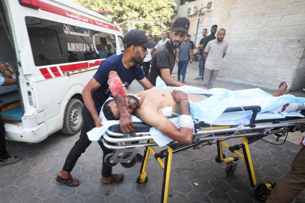 Israeli attacks continue on Gaza DEIR AL-BALAH, GAZA, PALESTINE - SEPTEMBER 16 : (EDITORS NOTE: Image depicts graphic content) An injured Palestinian child receives medical treatment at Al-Awda Hospital after an Israeli attack targeted a group of Palestinians waiting to collect water at the Bureij Refugee Camp in the central Gaza Strip, in Deir al-Balah, Gaza, Palestine on September 16, 2026. Moiz Salhi Anadolu Deir Al Balah Gaza. Editorial use only. Please get in touch for any other usage.  Copyright: x2026xAnadoluxMoizxSalhix