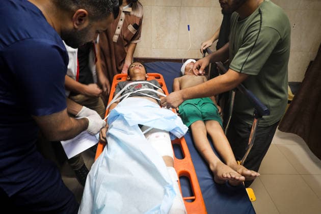 Israeli attacks continue on Gaza DEIR AL-BALAH, GAZA, PALESTINE - SEPTEMBER 16 : (EDITORS NOTE: Image depicts graphic content) An injured Palestinian child receives medical treatment at Al-Awda Hospital after an Israeli attack targeted a group of Palestinians waiting to collect water at the Bureij Refugee Camp in the central Gaza Strip, in Deir al-Balah, Gaza, Palestine on September 16, 2026. Moiz Salhi Anadolu Deir Al Balah Gaza. Editorial use only. Please get in touch for any other usage.  Copyright: x2026xAnadoluxMoizxSalhix