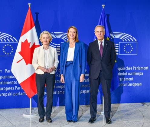 Mark Carney and Ursula von der Leyen at the European Parliament in Strasbourg STRASBOURG, FRANCE - SEPTEMBER 16: European Commission President Ursula von der Leyen, European Parliament President Roberta Metsola and Canadian Prime Minister Mark Carney pose for a group photograph at the European Parliament in Strasbourg, France on September 16, 2026. European Commission President Ursula von der Leyen delivers her 2026 State of the Union address as Canadian Prime Minister Mark Carney attends the debate as guest of honor. Ahmet Sel Anadolu Strasbourg France. Editorial use only. Please get in touch for any other usage.  Copyright: x2026xAnadoluxAhmetxSelx