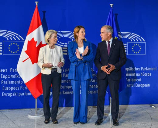Mark Carney and Ursula von der Leyen at the European Parliament in Strasbourg STRASBOURG, FRANCE - SEPTEMBER 16: European Commission President Ursula von der Leyen, European Parliament President Roberta Metsola and Canadian Prime Minister Mark Carney stand together during a photo opportunity at the European Parliament in Strasbourg, France on September 16, 2026. European Commission President Ursula von der Leyen delivers her 2026 State of the Union address as Canadian Prime Minister Mark Carney attends the debate as guest of honor. Ahmet Sel Anadolu Strasbourg France. Editorial use only. Please get in touch for any other usage.  Copyright: x2026xAnadoluxAhmetxSelx