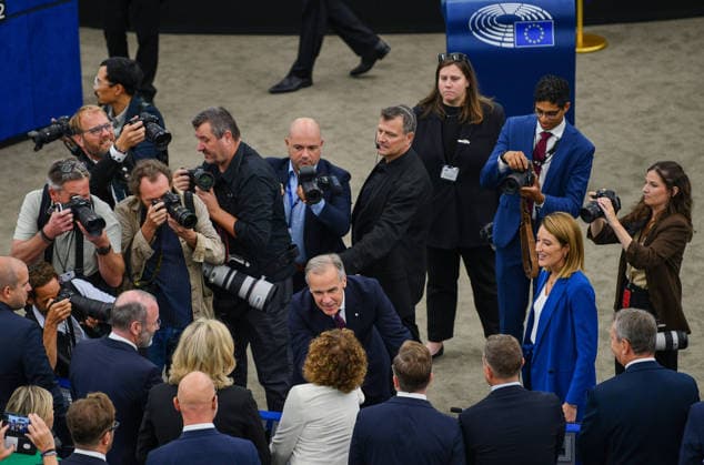 Mark Carney and Ursula von der Leyen at the European Parliament in Strasbourg STRASBOURG, FRANCE - SEPTEMBER 16: Canadian Prime Minister Mark Carney greets European Parliament President Roberta Metsola in the hemicycle at the European Parliament in Strasbourg, France on September 16, 2026. European Commission President Ursula von der Leyen delivers her 2026 State of the Union address as Canadian Prime Minister Mark Carney attends the debate as guest of honor. Ahmet Sel Anadolu Strasbourg France. Editorial use only. Please get in touch for any other usage.  Copyright: x2026xAnadoluxAhmetxSelx