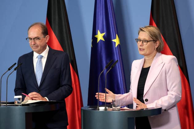 Alexander Dobrindt, Federal Minister of the Interior and for Homeland Affairs, CSU; Stefanie Hubig, Federal Minister of Justice, SPD; Press Conference on the 10-Point Plan for Better Protection Against Islamist Terrorism, Berlin, September 16, 2026