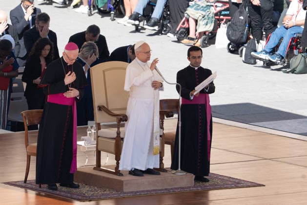 Pope Leo XIV Attends Weekly General Audience - Vatican City Pope Leo XIV attends the weekly general audience at St Peter s Square in Vatican City on September 16, 2026. Photo by Andrea Bracaglia ABACAPRESS.COM Vatican City Vatican City  Copyright: xBracagliaxAndrea ABACAx