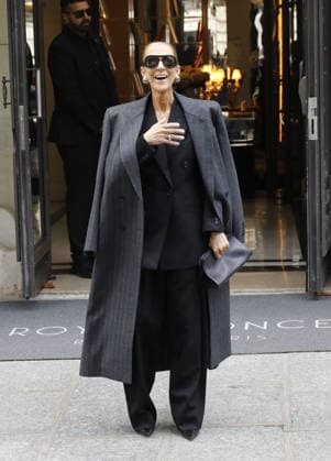 Céline Dion was cheered by her fans as she left the Royal Monceau Hotel in Paris, before heading to the Plenitude Arena at Paris La Défense for her second concert date, September 16, 2026 Marc Ausset Lacroix Bestimage Céline Dion is cheered by fans as she leaves the Royal Monceau Hotel in Paris, before heading to the Plenitude Arena in Paris La Défense for her second concert date on September 16, 2026 Copyright: xMarcxAussetxLacroixx xBestimagexMarcxAussetxLacroixx xBestimagex