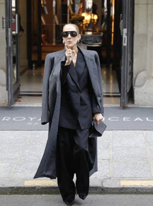 Céline Dion was cheered by her fans as she left the Royal Monceau Hotel in Paris, before heading to the Plenitude Arena at Paris La Défense for her second concert date, September 16, 2026 Marc Ausset Lacroix Bestimage Céline Dion is cheered by fans as she leaves the Royal Monceau Hotel in Paris, before heading to the Plenitude Arena in Paris La Défense for her second concert date on September 16, 2026 Copyright: xMarcxAussetxLacroixx xBestimagexMarcxAussetxLacroixx xBestimagex