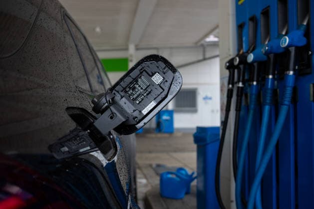 Aral gas station, gas pump, fuel nozzle, gas station display, fuel prices, gasoline, Super E10, Super E5, diesel, fuel prices, refueling, drivers, traffic, mobility, commuters, record prices, price increases, high fuel prices, energy prices, Copyright: xFINLEYxMÖRCHx
