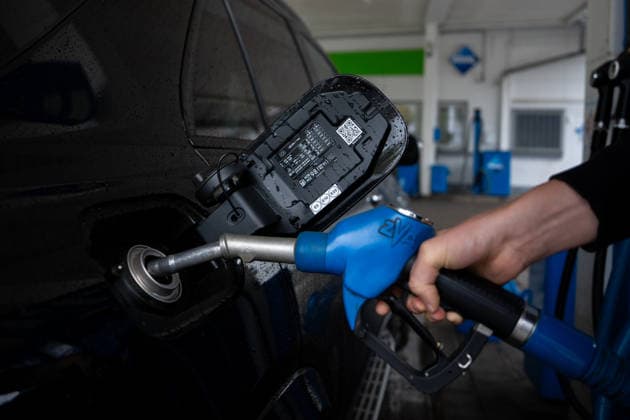 Aral gas station, gas pump, fuel nozzle, gas station display, fuel prices, gasoline, Super E10, Super E5, diesel, fuel prices, refueling, drivers, traffic, mobility, commuters, record prices, price increases, high fuel prices, energy prices, Copyright: xFINLEYxMÖRCHx