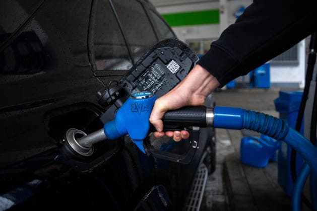 Aral gas station, gas pump, fuel nozzle, gas station display, fuel prices, gasoline, Super E10, Super E5, diesel, fuel prices, refueling, drivers, traffic, mobility, commuters, record prices, price increases, high fuel prices, energy prices, Copyright: xFINLEYxMÖRCHx