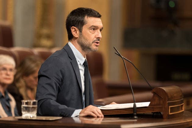The Government Once Again Faces Questions from Congress Regarding the Crisis in Ceuta Pablo Bustinduy, Minister of Social Rights, Consumer Affairs, and the 2030 Agenda, during a plenary session in the Congress of Deputies on September 16, 2026, in Madrid, Spain. The migration crisis that Ceuta has been experiencing since last July is once again the focus of the opposition’s questions to the government during the question period, with inquiries such as what the plans are for the autonomous city and whether the government believes that Spain’s international image has been tarnished by the irregular entry of migrants. September 16 SEPTEMBER 2026 Diego Radamé Madrid, Spain  Copyright: xDiegoxRadamÃ sx 7779476