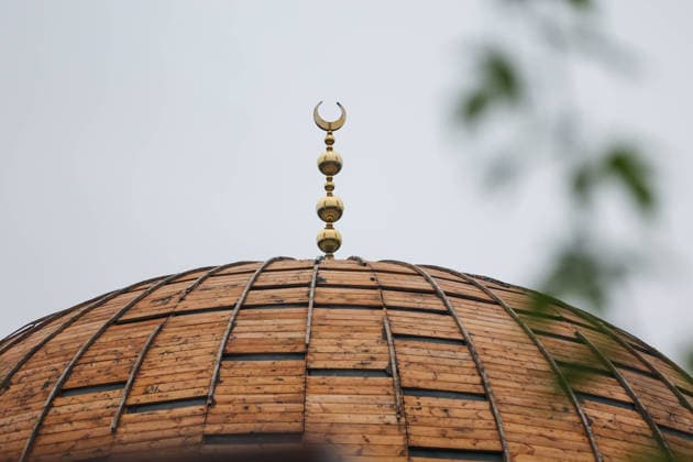 RUSSIA, DONETSK - SEPTEMBER 16, 2026: The Ahat Jami congregational mosque under restoration in the village of Oktyabrsky Donetsk Russia  - ZUMAt113 20260916_zaa_t113_698 Copyright: xDmitryxYagodkinx