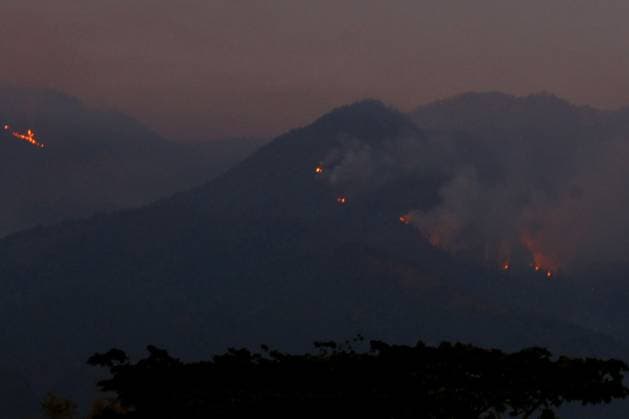 September 16, 2026, Malang City, Indonesia: MALANG, EAST JAVA, INDONESIA, SEPTEMBER 16, 2026: Hotspots from a forest fire on Mount Kawi are visible from Malang, East Java. The fire has been burning in the mountainous area since September 1, affecting forest and vegetation on the slopes. Malang City Indonesia  - ZUMAq101 20260916_zna_q101_095 Copyright: xHayuxYudhaxPrabowox
