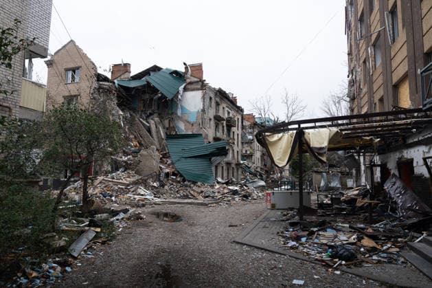September 16, 2026, Sloviansk, Donetsk Oblast, Ukraine: Buildings heavily damaged following a Russian missile attack in Sloviansk, Donetsk region, Ukraine. The attack destroyed parts of several residential buildings, leaving debris scattered across the surrounding area. Sloviansk Ukraine  - ZUMAm350 20260916_zip_m350_007 Copyright: xCameronxJones-Manleyx