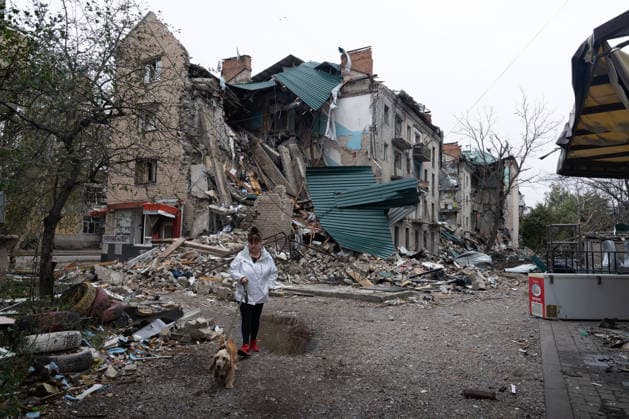 September 16, 2026, Sloviansk, Donetsk Oblast, Ukraine: Buildings heavily damaged following a Russian missile attack in Sloviansk, Donetsk region, Ukraine. The attack destroyed parts of several residential buildings, leaving debris scattered across the surrounding area. Sloviansk Ukraine  - ZUMAm350 20260916_zip_m350_010 Copyright: xCameronxJones-Manleyx