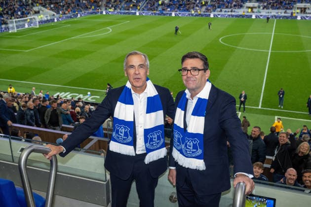 . 16 09 2026. Liverpool, United Kingdom. UK Prime Minister Andy Burnham with Canadian Prime Minister Mark Carney as they watch the Everton V Wolves football match in Liverpool, United Kingdom.  xPoolx xi-Imagesx IIM-27009-0003
