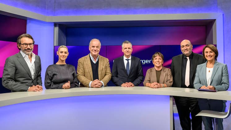 Pictured, from left: Rene Pfister, *Der Spiegel*; Victoria Reichelt, journalist; Hubertus Meyer Burckhardt, host and TV producer; Thorsten Frei, CDU parliamentary group leader; Margot Käßmann, theologian; Omid Nouripour, Alliance ’90 The Greens, Vice President Copyright: HMBxMedia UwexKoch