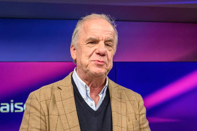 Pictured from left: Hubertus Meyer Burckhardt, host and TV producer, GER, Berlin, studio, guest on *Maischberger*, political talk show, TV, program, with host Sandra Maischberger, Das Erste, from Adlershof, Studio 20, September 16, 2026, Copyright: HMBxMedia UwexKoch
