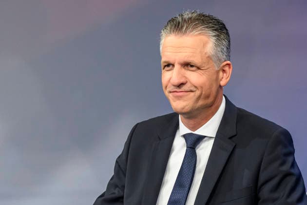 Pictured, from left: Thorsten Frei, CDU Union parliamentary group leader, GER, Berlin, studio, guest on *Maischberger*, political talk show, TV, program, with host Sandra Maischberger, Das Erste, from Studio 20 in Adlershof, September 16, 2026, Copyright: HMBxMedia UwexKoch