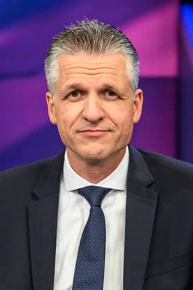 Pictured, from left: Thorsten Frei, CDU Union parliamentary group leader, GER, Berlin, studio, guest on Maischberger, political talk show, TV, program, with host Sandra Maischberger, Das Erste, from Adlershof, Studio 20, September 16, 2026, Copyright: HMBxMedia UwexKoch