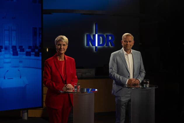 Mecklenburg-Vorpommern state election campaign continues in Germany SCHWERIN, GERMANY - SEPTEMBER 16: Mecklenburg-Vorpommern Minister-President Manuela Schwesig of the Social Democratic Party (SPD) and Leif-Erik Holm of the Alternative for Germany (AfD) pose ahead of a televised election debate hosted by NDR in Schwerin, Germany, on September 16, 2026, ahead of the state election on September 20. Somaya Abdelrahman Anadolu Schwerin Germany. Editorial use only. Please get in touch for any other usage.  Copyright: x2026xAnadoluxSomayaxAbdelrahmanx