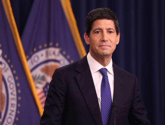 September 16, 2026, Washington, District Of Columbia, USA: US Federal Reserve Chair Kevin Warsh speaks during a news conference at the William McChesney Martin Jr. Federal Reserve Board Building in Washington, DC, USA, on September 16, 2026. The US Federal Reserve on Wednesday raised interest rates in the world s largest economy by 25 basis points to tackle stubbornly high inflation, a move sure to anger President Donald Trump, who has demanded lower rates. Washington USA - ZUMAs337 20260916_znp_s337_029 Copyright: xGentxShkullakux