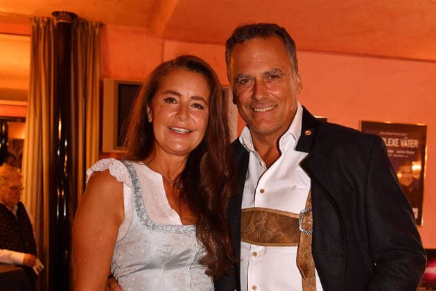 Sylvie Lindenbauer and Marcus Gruesser at the premiere of *Oktoberfest: A Musical—An Almost True Story*Ö An Almost True Story premieres on September 16, 2026, at the Komoedie Bayerischer Hof in Munich. Sylvie Lindenbauer and Marcus Gruesser attend the premiere of Oktoberfest: A Musical—An Almost True Story on Septembe