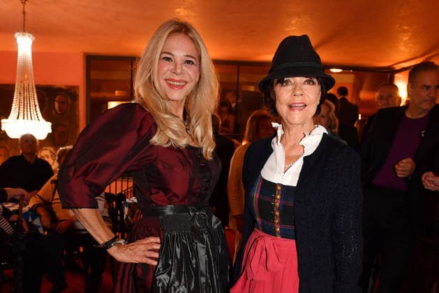Julia Kent and Simone Rethel at the premiere of *Oktoberfest: A Musical—An Almost True Story* on September 16, 2026, at the Komoedie Bayerischer Hof in Munich. Julia Kent and Simone Rethel attend the premiere of *Oktoberfest: A Musical—An Almost True Story* on September 16, 2026 at the Komoedie Bayerischer Hof in Munich, Germany. Oktoberfest