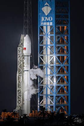 WENCHANG, CHINA - SEPTEMBER 17: The Long March 12 Y9 carrier rocket stands ready at the Commercial Launch No. 2 pad on September 17, 2026 in Wenchang, Hainan Province of China.  Copyright: xVCGx 111667406746