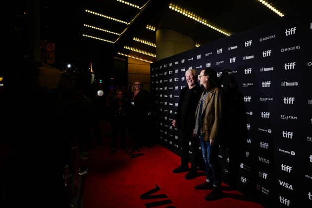 September 16, 2026, Toronto, On, CAN: Geddy Lee, right, and Alex Lifeson arrive on the red carpet to promote the film Neil Peart: No one s Disciple at the Toronto International Film Festival, in Toronto, on Wednesday, Sept.16, 2026. Toronto CAN  - ZUMAc35_ 20260916_zaf_c35_231 Copyright: xChrisxYoungx