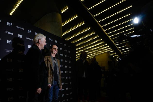 September 16, 2026, Toronto, On, CAN: Geddy Lee, right, and Alex Lifeson arrive on the red carpet to promote the film Neil Peart: No one s Disciple at the Toronto International Film Festival, in Toronto, on Wednesday, Sept.16, 2026. Toronto CAN  - ZUMAc35_ 20260916_zaf_c35_244 Copyright: xChrisxYoungx