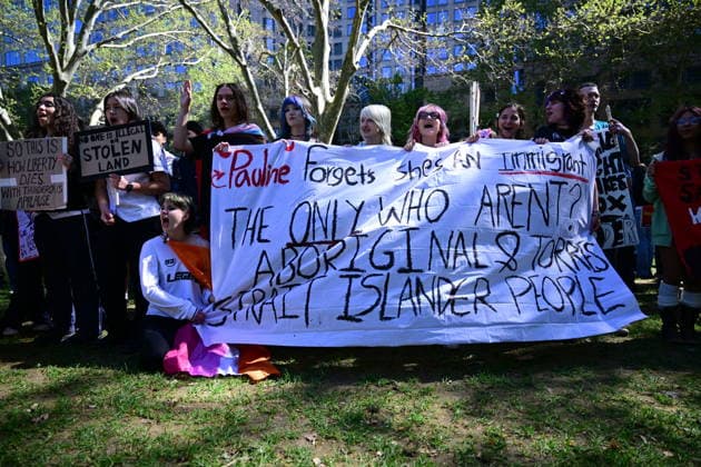 STUDENTS PROTEST HANSON, NSW school students gather for a Students Say No To Hanson nationwide rally at Sydney Town Hall in Sydney, Thursday, September 17, 2026. ( NO ARCHIVING SYDNEY NEW SOUTH WALES Australia  Copyright: xDEANxLEWINSx 20260917160552613701