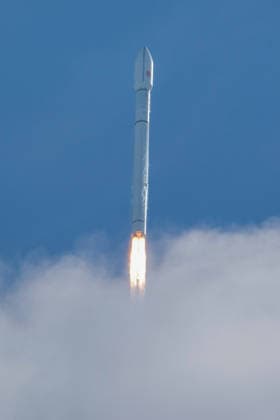 WENCHANG, CHINA - SEPTEMBER 17: A Long March 12 carrier rocket blasts off from the Hainan commercial spacecraft launch site, sending a batch of internet satellites into space, on September 17, 2026 in Wenchang, Hainan Province of China. The payloads, the 25th group of low-orbit internet satellites, entered the designated orbit successfully.  Copyright: xChinaxNewsxServicex 111667434401