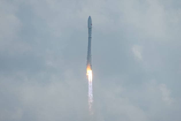 WENCHANG, CHINA - SEPTEMBER 17: A Long March 12 carrier rocket blasts off from the Hainan commercial spacecraft launch site, sending a batch of internet satellites into space, on September 17, 2026 in Wenchang, Hainan Province of China. The payloads, the 25th group of low-orbit internet satellites, entered the designated orbit successfully.  Copyright: xChinaxNewsxServicex 111667434410