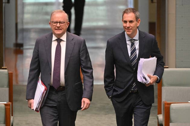 QUESTION TIME, Prime Minister Anthony Albanese and Treasurer Jim Chalmers before Question Time in the House of Representatives at Parliament House in Canberra, Thursday, September 17, 2026. ( NO ARCHIVING CANBERRA AUSTRALIAN CAPITAL TERRITORY Australia  Copyright: xMICKxTSIKASx 20260917129657816420