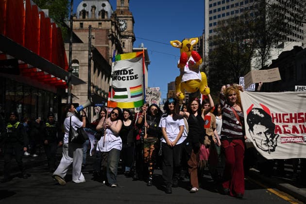 STUDENTS PROTEST HANSON, Protesters march during a Students Say No To Hanson nationwide rally, Melbourne, Thursday, September 17, 2026. ( NO ARCHIVING MELBOURNE VICTORIA Australia  Copyright: xJAMESxROSSx 20260917172852260308