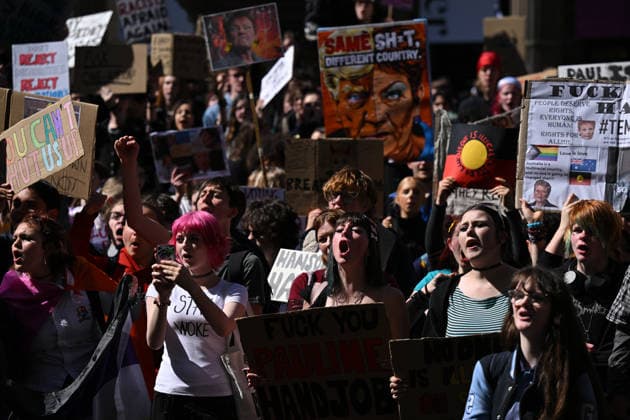 STUDENTS PROTEST HANSON, Protesters gather during a Students Say No To Hanson nationwide rally, Melbourne, Thursday, September 17, 2026. ( NO ARCHIVING MELBOURNE VICTORIA Australia  Copyright: xJAMESxROSSx 20260917184031836771