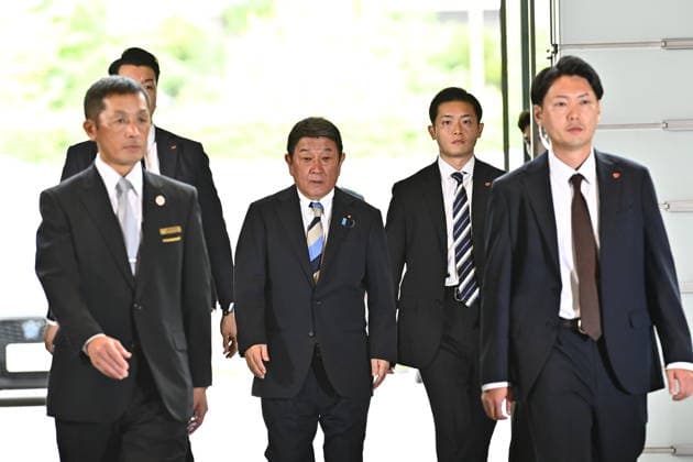 Japan’s ruling LDP reshuffles leadership ahead of Cabinet reshuffle TOKYO, JAPAN - SEPTEMBER 17 : Japanese Foreign Minister Toshimitsu Motegi (c) arrives at the Prime Minister’s Office for an extraordinary Cabinet meeting ahead of Prime Minister Sanae Takaichi’s planned government reshuffle in Tokyo, Japan, September 17, 2026. David Mareuil Anadolu Tokyo Japan. Editorial use only. Please get in touch for any other usage.  Copyright: x2026xAnadoluxDavidxMareuilx