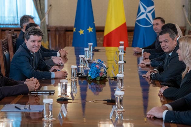 Romanian President Nicusor Dan meets PSD delegation for government formation talks BUCHAREST, ROMANIA - SEPTEMBER 17: Romanian President Nicusor Dan (L) hosts members of the Social Democratic Party (PSD), led by party president Sorin Grindeanu (R), for official consultations regarding the appointment of the country s next Prime Minister at the Cotroceni Presidential Palace in Bucharest, Romania on September 17, 2026. Alex Nicodim Anadolu Bucharest Romania. Editorial use only. Please get in touch for any other usage.  Copyright: x2026xAnadoluxAlexxNicodimx