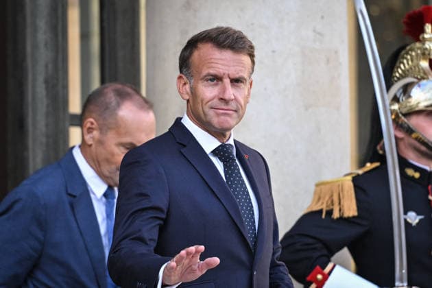 Emmanuel Macron welcomes Joseph Aoun at the Elysee FA French President Emmanuel Macron arrives to welcome President of the Lebanese Republic Joseph Aoun at the Elysee Palace in Paris on September 17, 2026. Photo by Firas Abdullah ABACAPRESS.COM Paris Ile-de-France France  Copyright: xAbdullahxFiras ABACAx